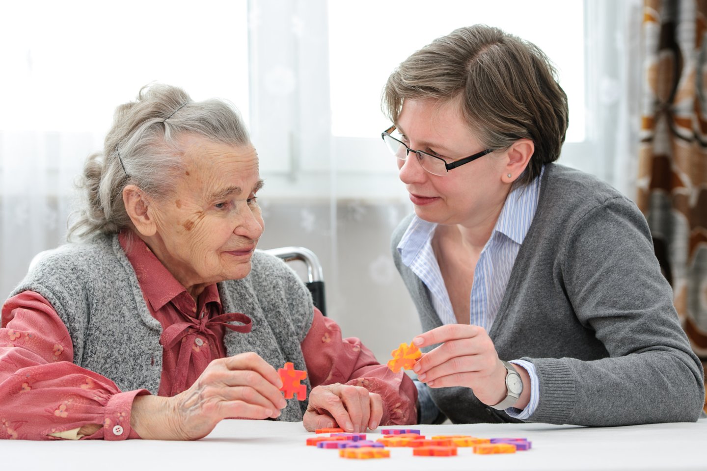 Alzheimerio asociacijos duomenimis, 2050 metais net iki 3% visų senyvo amžiaus žmonių gali turėti demencijos simptomų.<br>123rf nuotr.