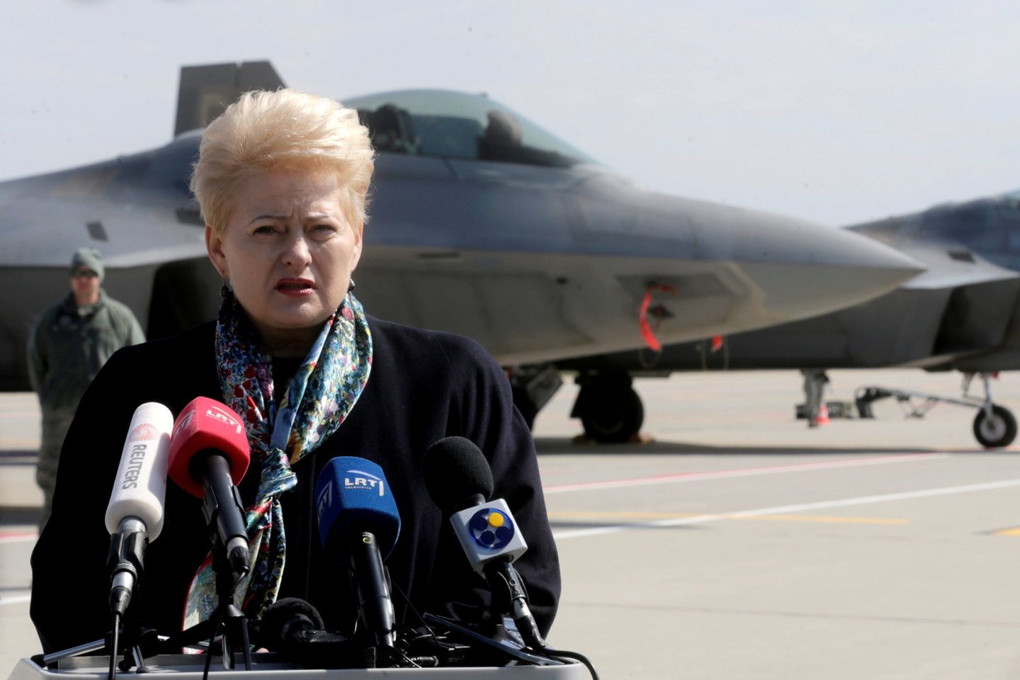  Beveik prieš metus, 2019 vasario 5 d. „F-22 Raptor“ lankėsi ir Lietuvoje.<br> Reuters / Scanpix nuotr.