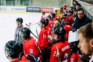 Pirmajame kontroliniame mače Lietuvos jaunimo ledo ritulio rinktinė nusileido japonams