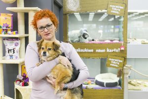 Gyvūnų prekių tinklo „Kika“ savininkė statys gamyklą – gamins maistą šunims ir katėms
