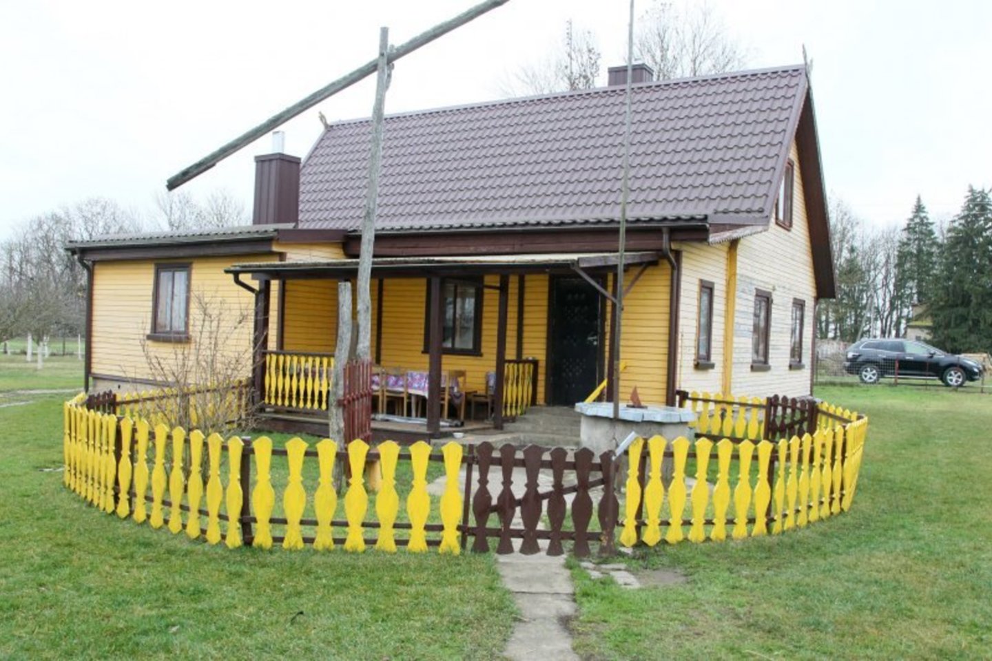  V.Juška labai norėjo kraustytis į kaimą, žmonos gimtinę, čia savo rankomis pastatė namus.<br> A.Švelnos nuotr.