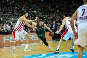 „Olympiakos“ bokštas N. Milutinovas iškrito trims savaitėms