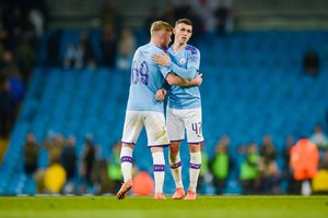 Anglijos taurėje – skirtingi Mančesterio klubų pasirodymai