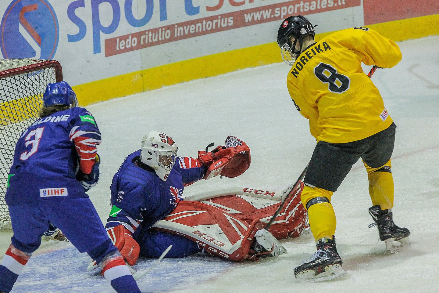  Lietuvos rinktinė šeštadienį antrosiomis kontrolėmis rungtynėmis baigė pasiruošimą pasaulio jaunimo ledo ritulio čempionatui.  <br> Hockey.lt nuotr.