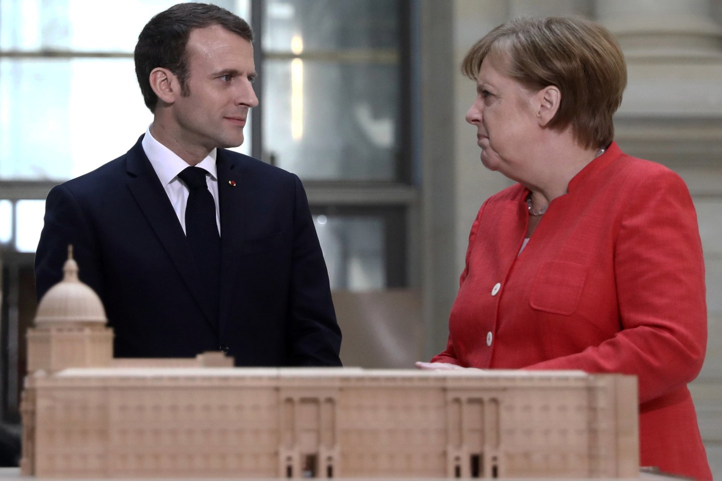 Europos Sąjungos ateitis – nežinioje. Neramią Bendrijos ateitį dar labiau temdo ir dviejų svarbiausių jos šalių – Vokietijos ir Prancūzijos vadovų rietenos.<br>Reuters/Scanpix nuotr.