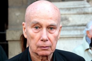 Išžaginimu įtariamas prancūzų rašytojas G. Matzneffas gali netekti valstybinės pensijos