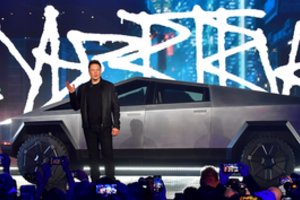 „Tesla“ pradėjo gaminti „Model Y“ visureigius Šanchajaus gamykloje