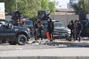 Irako ginkluotos grupės rengdamosi kovai su JAV šaukia skubų susitikimą