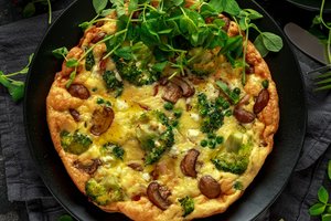 Omletas su brokoliais ir grybais tiks pusryčiams, pietums ir vakarienei