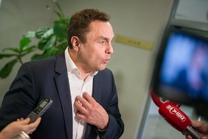 P. Gražulis pareiškė, kad gatvėje grūmėsi su STT pareigūnais, tarnyba ir policija pateikė atsaką