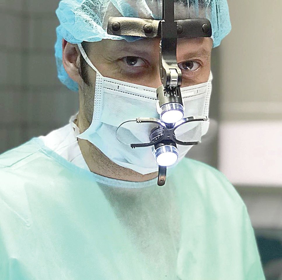 Vienas geriausių Rusijos onkologų A.Pavlenka ir pats kovojo su vėžiu, o prieš mirtį pasirūpino savo šeimos ateitimi.<br>„Facebook“ nuotr.