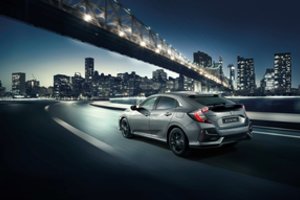 Atnaujino „Hondą Civic”: miesto sedanai grįžta į madą?