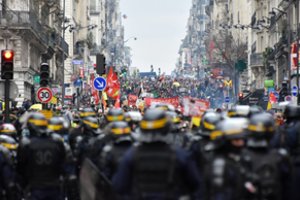 Paryžiuje dėl streiko susidarė didžiulių spūsčių