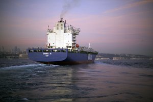 Prie Stambulo nuskendo su rusų tanklaiviu susidūręs turkų laivas