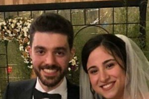 Tragiškas medaus mėnuo: sudužusiame lėktuve skrido tik susituokusių jaunavedžių pora