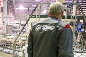 Kyla grėsmė, kad išieškant baudas gali būti nurėžtos „Grigeo“ darbuotojų algos