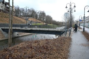 Pėstieji jau aptiko taką prie Vilnios, šiukšlių vežėjai – dar ne 