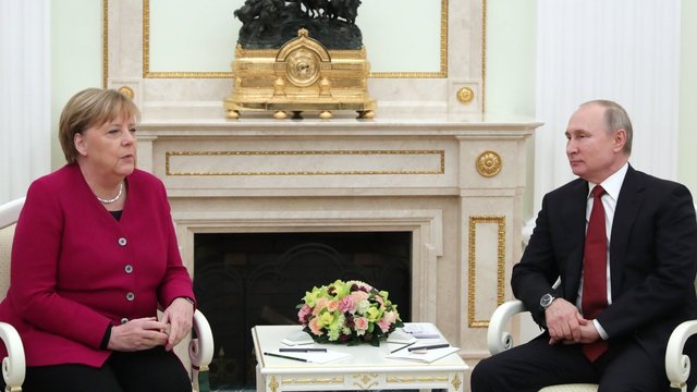 Vokietijos kanclerė A. Merkel atvyko į Maskvą susitikimui su Rusijos vadovu V. Putinu