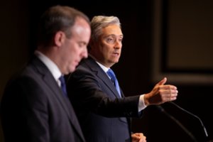 Irane buvo trumpam areštuotas Jungtinės Karalystės ambasadorius 