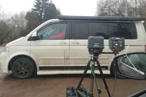 „Geradariai“ neišgelbės: net ir užstatyti mobilūs greičio matuokliai fiksuoja pažeidimus