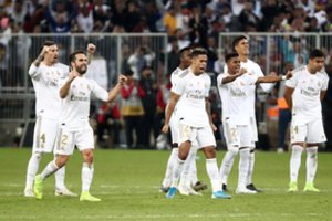 Madrido klubų derbyje Ispanijos Supertaurę po baudinių serijos iškovojo „Real“ 