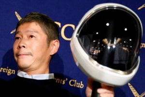 Japonų milijardierius ieško palydovės skrydžiui į Mėnulį