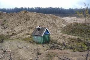 Jauni vagys grobio rasdavo net žvyro karjeruose