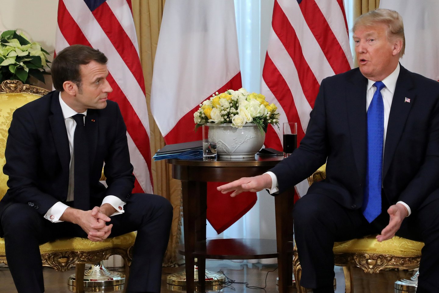  Prancūzijos prezidentas Emmanuelis Macronas pirmadienį sakė, jog „viliasi įtikinti“ JAV lyderį Donaldą Trumpą palikti amerikiečių pajėgas Afrikoje, aukšto rango amerikiečių karininkui pareiškus, kad Pentagonas svarsto pajėgų šiame žemyne mažinimą.<br> Reuters/Scanpix nuotr.