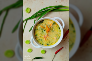 Paprasta ir labai skani sriuba su porais, lašiša ir sūreliu