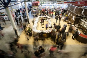 Vilniaus knygų mugėje – ir „Oskaro“ laureatė, ir skaudžių biografijų autoriai