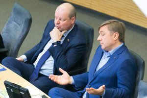 G. Nausėda laimėjo pirmąjį mūšį: atmesti veto nepavyko, pritrūko vos vieno balso