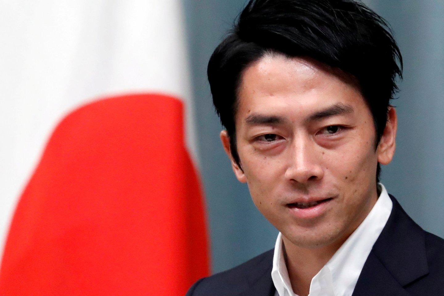  ​Japonijos aplinkos ministras trečiadienį paskelbė, kad pasiims dvi savaites vaiko priežiūros atostogų, ir tai pirmas kartas, kai šios šalies vyriausybės narys žengia tokį žingsnį.<br>Reuters/Scanpix nuotr.