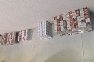 Naujosios Akmenės gyventojas cigaretes išslapstė automobilyje, garaže ir net namuose