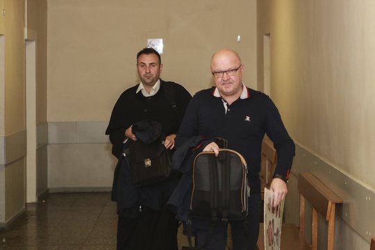 Prokurorė dėl pacientės mirties mediką prašo nuteisti lygtinai bei neleisti dirbti