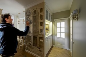 Šiaulietis gaivina užmirštą meną ir jam veriasi turtingų užsakovų namų durys 