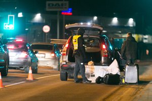 Policijai tęsiant mergaitės paieškas – galimos liudininkės žodžiai: „Ją įkišo į bagažinę, užklijavo burną“