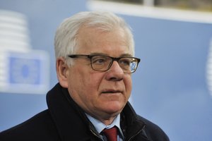 Lietuvos svarstymai dėl rinkimų kartelės sukėlė nerimą Lenkijoje