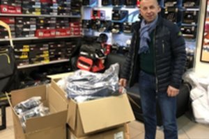 Lietuvos Nacionalinės vaikų ledo ritulio lygos mokykloms – naujas inventorius