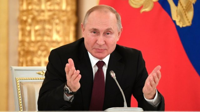 Kas slypi po Rusijos vyriausybės atsistatydinimu?
