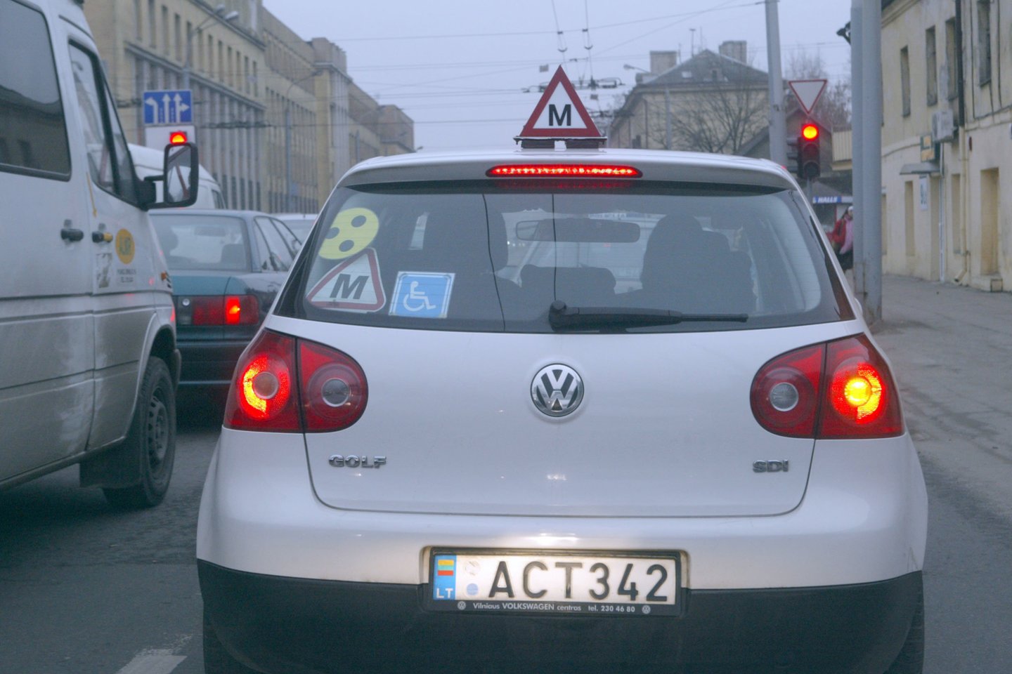 Vairavimo mokyklų paslaugos sostinėje ėmė pigti 2018 metų vasarą.