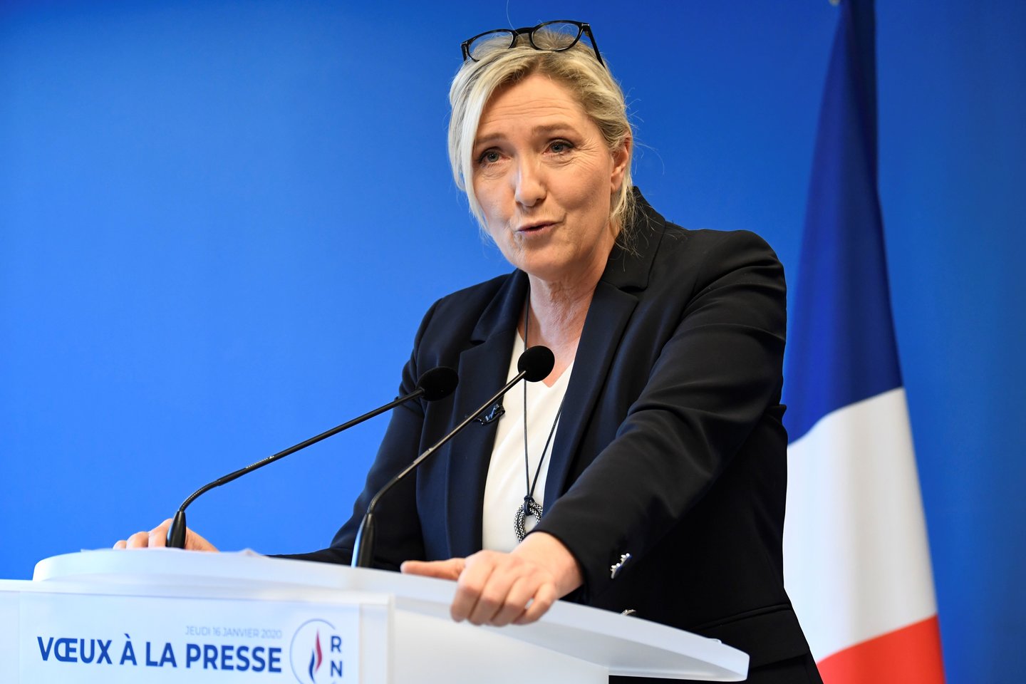 Prancūzų ultradešiniųjų partijos „Nacionalinis sambūris“ lyderė Marine Le Pen ketvirtadienį pareiškė, kad dalyvaus 2022 metais vyksiančiuose Prancūzijos prezidento rinkimuose, skelbia laikraštis „Le Figaro“.