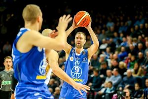 „Lietkabelio“ sumindytas „Neptūnas“ atsitiesti mėgins Vilniuje