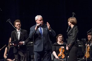 Per du šimtmečius daug patyręs Klaipėdos muzikinis teatras vėl skrieja ant bangos