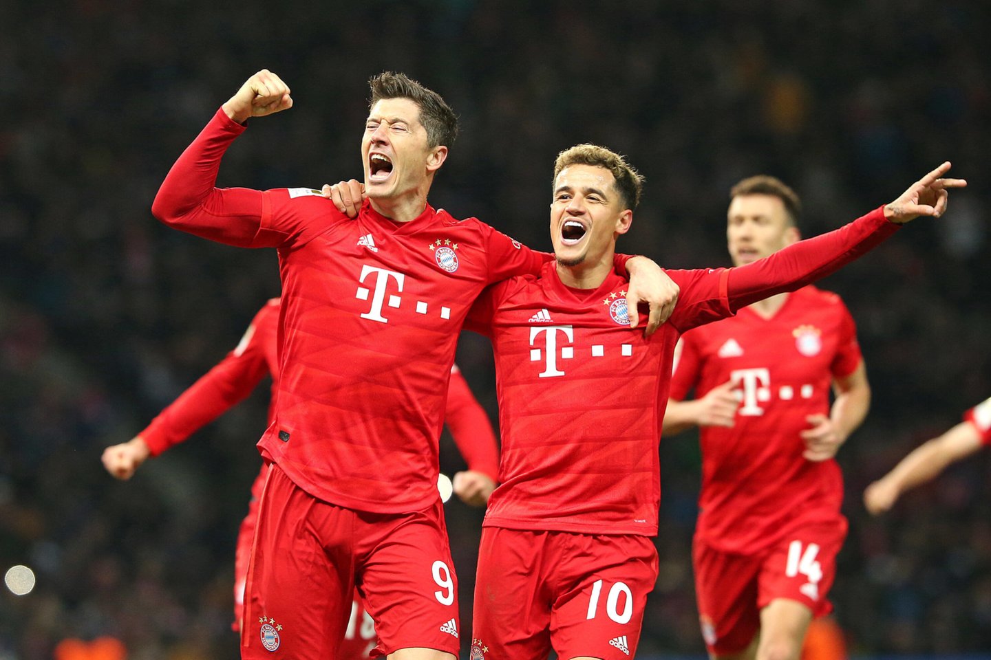  „Bayern“ futbolininkai šventė pergalę Berlyne.<br> Imago Sport/Scanpix nuotr.