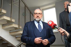 Teismas nušalino Panevėžio merą R. Račkauską nuo pareigų