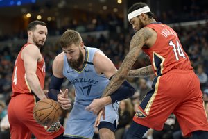 Pastangas rodęs J. Valančiūnas liko nusivylęs – „Grizzlies“ nepakartojo istorinės pergalių serijos