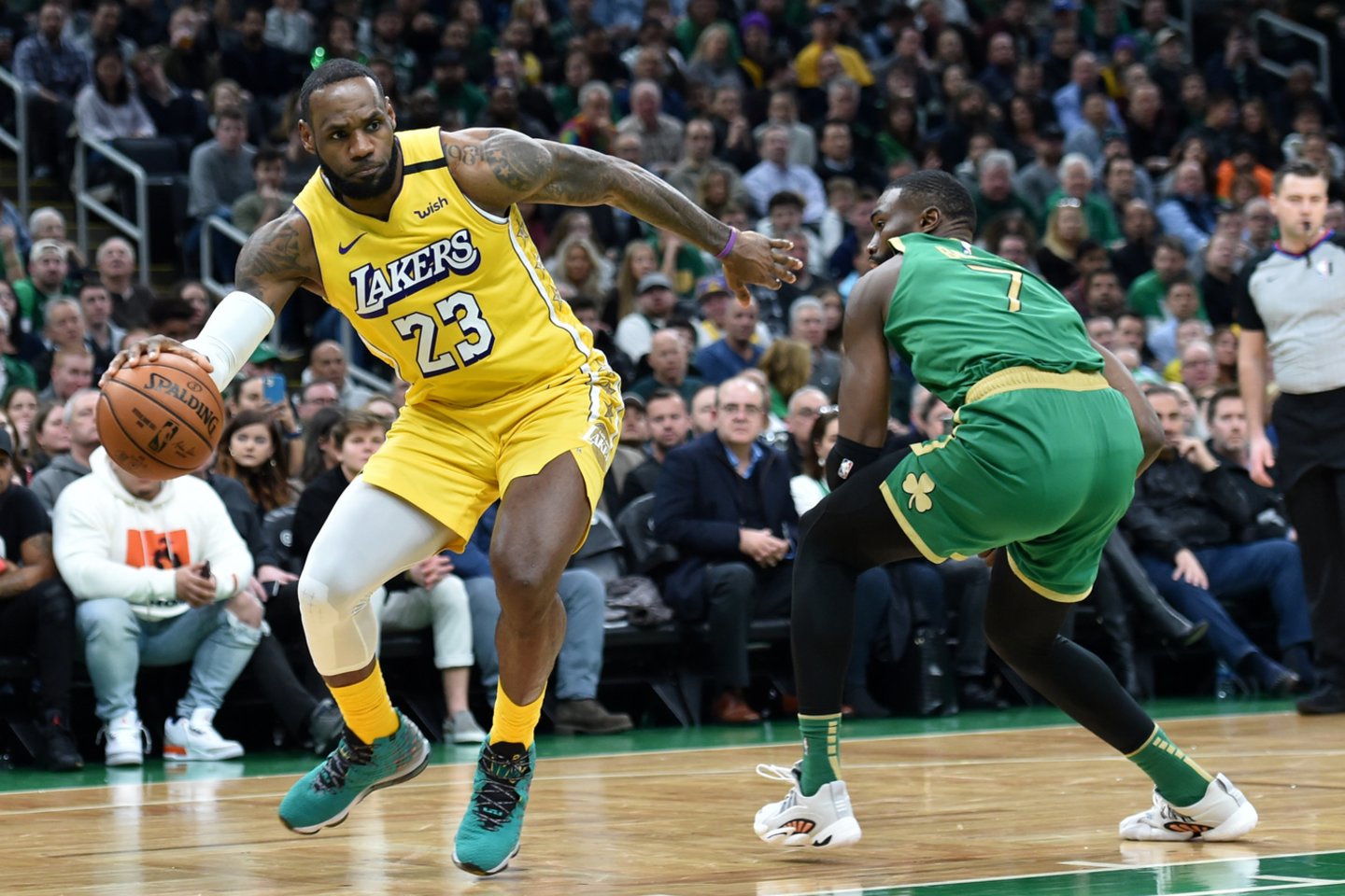LeBronas Jamesas su „Lakers“ pralaimėjo „Celtics“<br> AP/Scanpix.com nuotr.