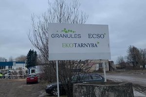 Pradėti tirti plastiko granulėmis Nerį užteršusios įmonės nuotekų mėginiai