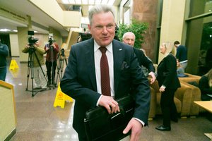 Jaroslavas Narkevičius negailėjo pagyrų sau 