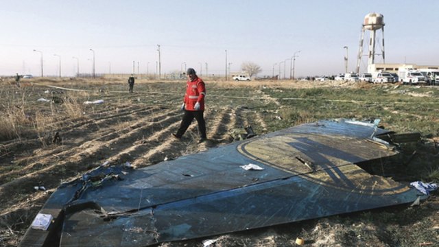 Iranas pripažino: Ukrainos lėktuvą numušė 2 raketomis